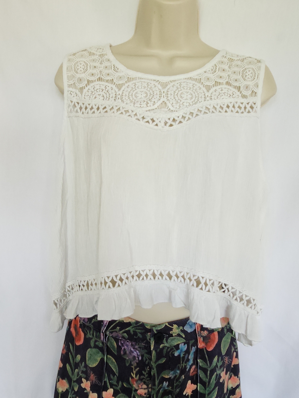 Women’s White Crochet-Trim Sleeveless Camisole